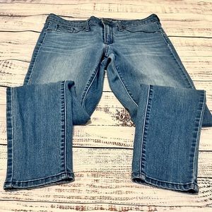 Universal thread mid rise Jeggings